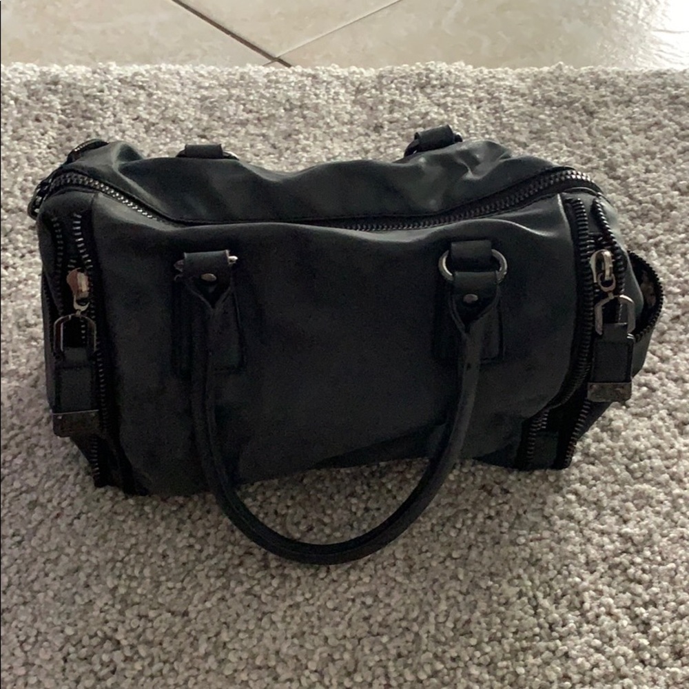 Nicole Miller zipper detailed bucket bag